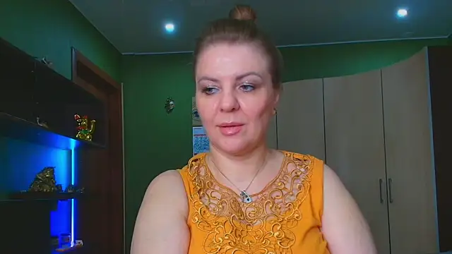 VeronikawGold online show from June 25, 5:45 am