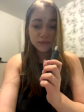 Snapshot of Milana_mil chatting on September 25, 4:17 pm Milana mil online show from September 25, 4:17 pm