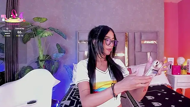Tyla Ks online show from June 23, 8:18 pm