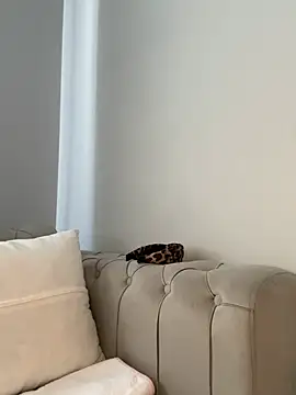 LaraSuu online show from February 12, 7:43 am