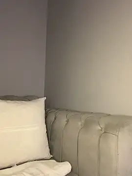 LaraSuu online show from December 14, 1:22 am