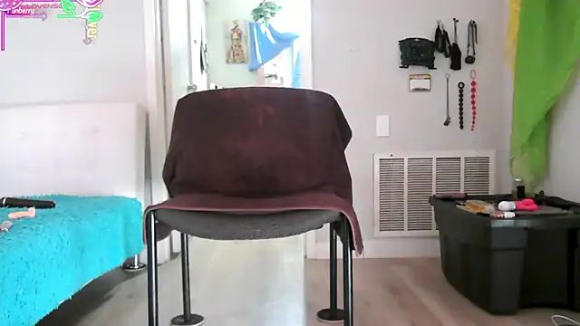 Queenanitadix online show from June 28, 4:57 pm
