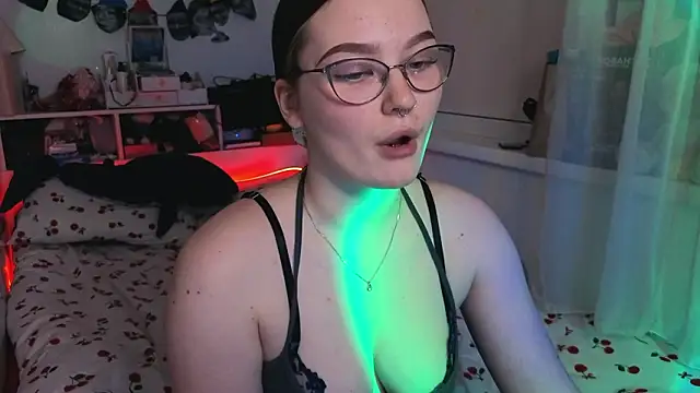 milliedoll online show from February 6, 5:49 pm