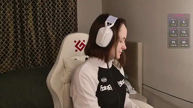 Luna Loveee online show from November 13, 3:49 am