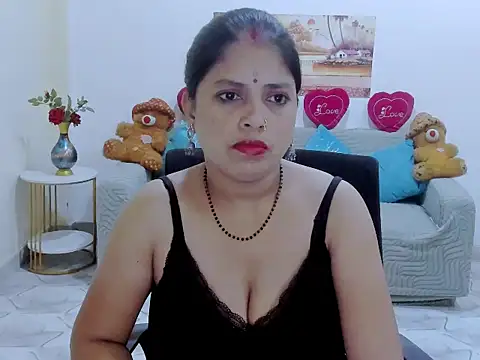 leahgotiii online show from August 1, 10:06 am