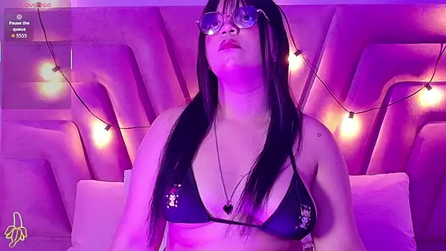 innocenthazel online show from May 2, 3:10 am
