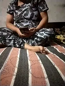 sharnjit299 online show from September 22, 4:05 pm