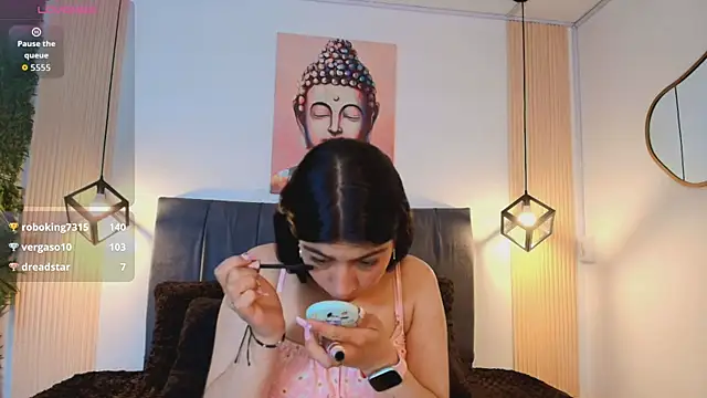 Cassie bloom online show from December 5, 8:54 pm