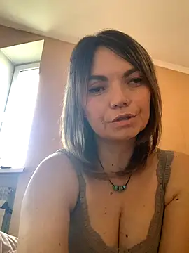 Snapshot of Ella_Pearlie chatting on October 14, 10:07 am Ella Pearlie online show from October 14, 10:07 am