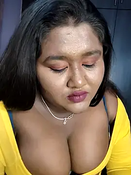 horny diana online show from June 17, 6:31 pm