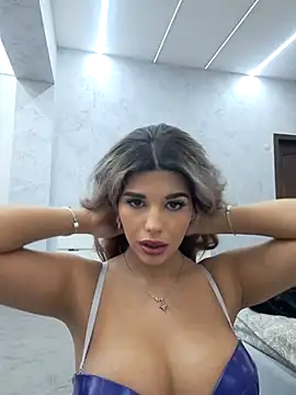 Bella Posh online show from October 31, 6:15 am