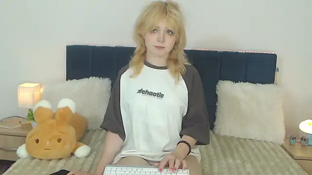 Snapshot of EmilyAngells chatting on September 12, 7:40 am EmilyAngells online show from September 12, 7:40 am