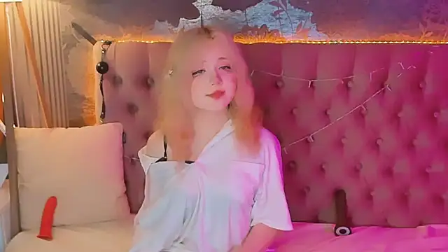 EmilyAngells online show from July 3, 6:08 am