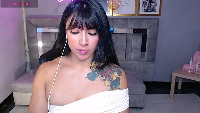 Isabella Collen v online show from October 14, 1:25 pm