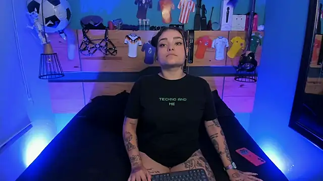 ChloeAllennn online show from July 13, 1:34 pm