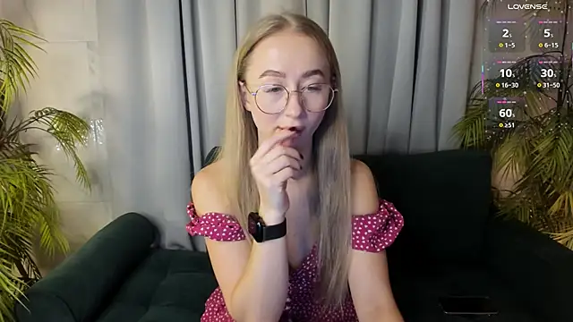 VictoriaLights online show from November 27, 6:16 am