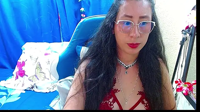 Gia leinn online show from July 30, 9:04 pm