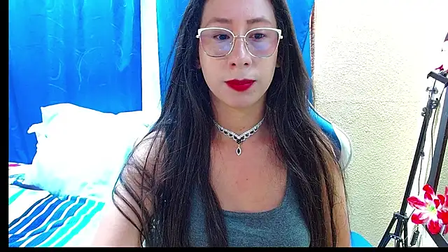 Gia leinn online show from June 27, 6:03 pm