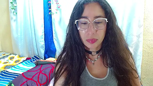 Gia leinn online show from December 20, 4:22 pm