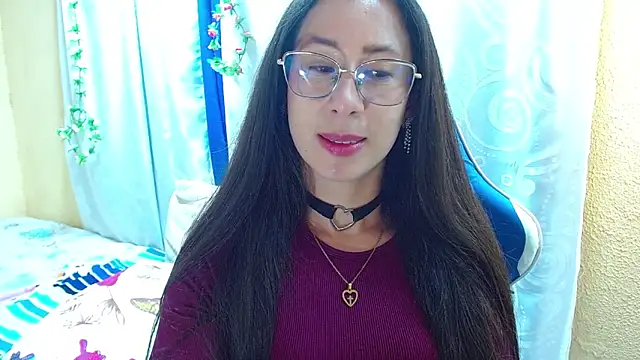 Gia leinn online show from October 18, 10:55 pm