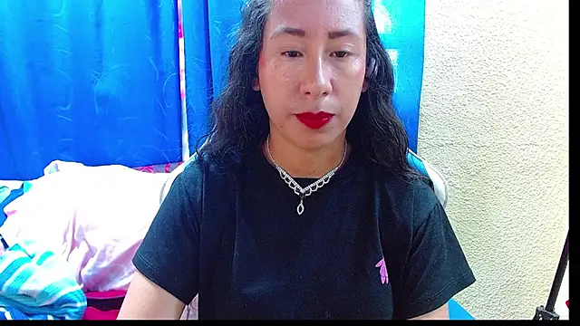 Gia leinn online show from July 14, 2:33 pm
