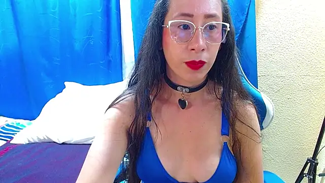 Gia leinn online show from June 4, 9:19 pm