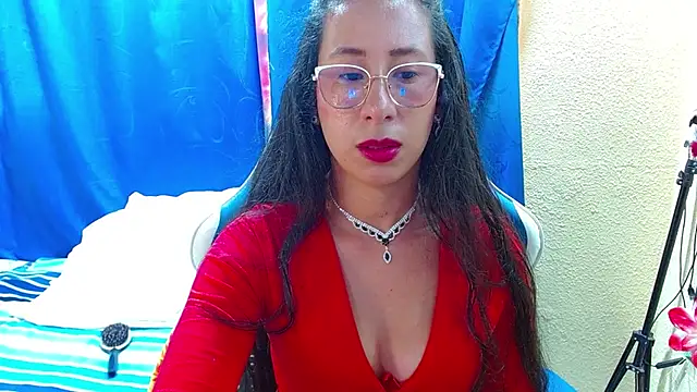 Gia leinn online show from June 8, 8:30 pm