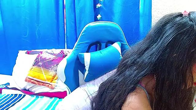 Gia leinn online show from July 5, 2:23 pm