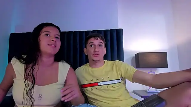 Snapshot of BonnieeAndClyde chatting on October 8, 8:57 pm BonnieeAndClyde online show from October 8, 8:57 pm