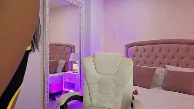 ChloeMoon9 online show from July 22, 1:01 pm