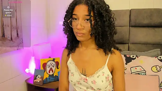 Layla Clarke online show from October 7, 3:44 am