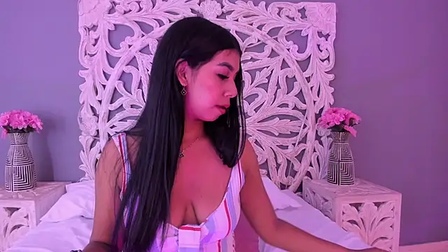 AnnieGibbyns online show from June 24, 8:30 pm