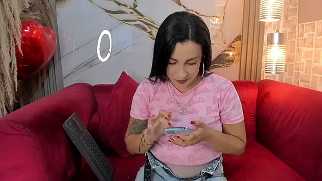 Bella williamss  online show from February 4, 7:50 pm