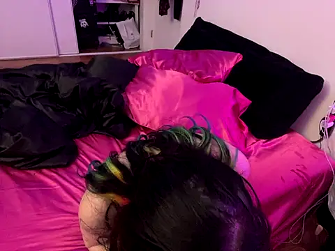 ChrryFoxx online show from October 9, 9:02 am