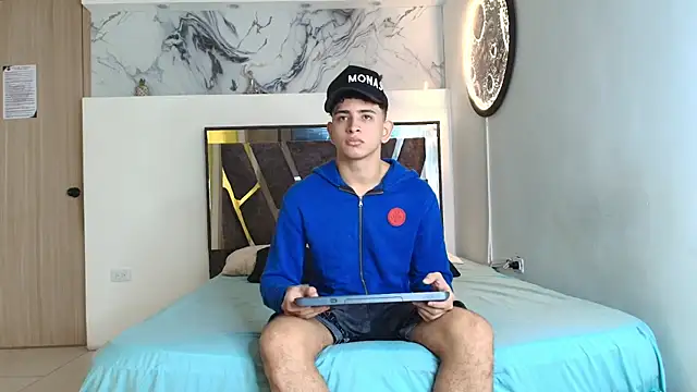 KING OFF BOYS online show from November 11, 1:19 pm