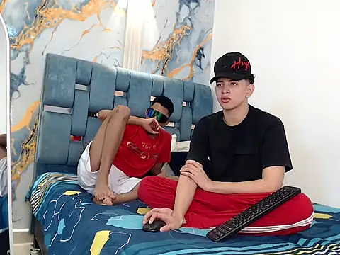 KING OFF BOYS online show from December 19, 1:58 pm