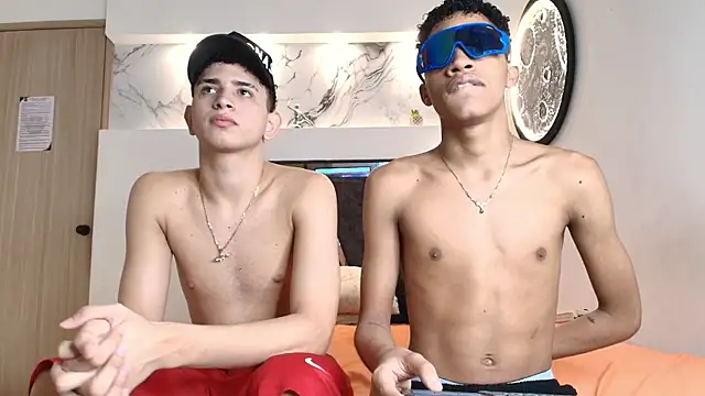 Snapshot of KING_OFF_BOYS chatting on October 14, 1:57 pm KING OFF BOYS online show from October 14, 1:57 pm