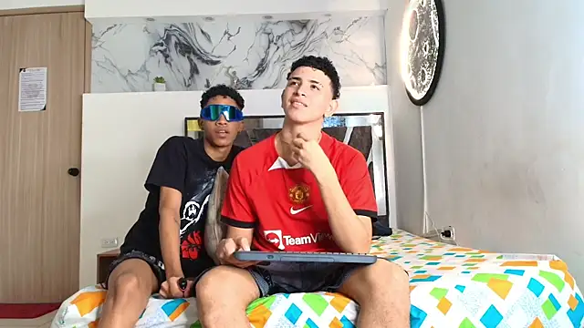 Snapshot of KING_OFF_BOYS chatting on October 6, 1:17 pm KING OFF BOYS online show from October 6, 1:17 pm