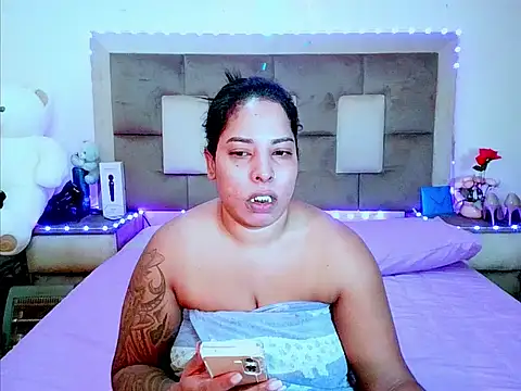 indiantopaz694u online show from July 31, 4:35 am