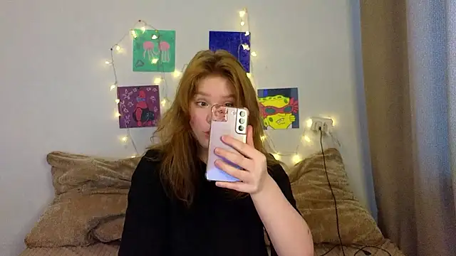 LaseyMoon online show from March 11, 5:11 am