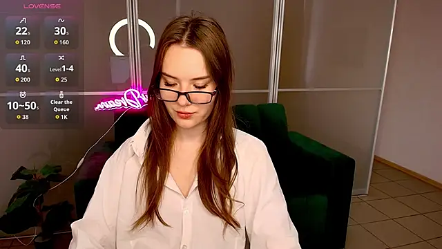 Snapshot of ElenaOconar chatting on October 20, 5:54 am ElenaOconar online show from October 20, 5:54 am