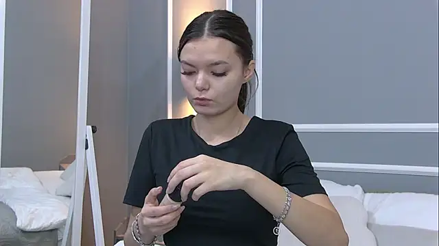 AsterQuinn online show from October 25, 3:41 pm