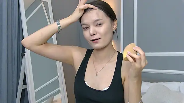 AsterQuinn online show from October 3, 4:23 pm