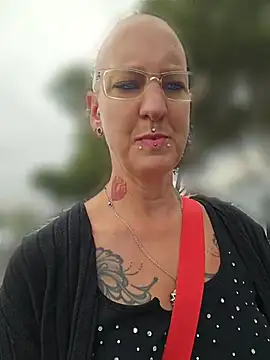 Emma Milf25 online show from April 30, 5:18 pm