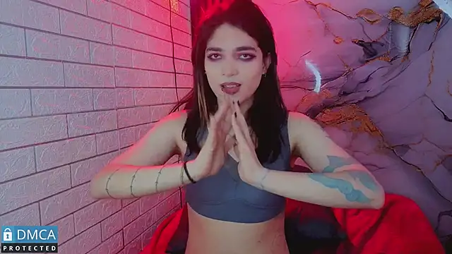 MaeveKuro online show from June 21, 9:35 am