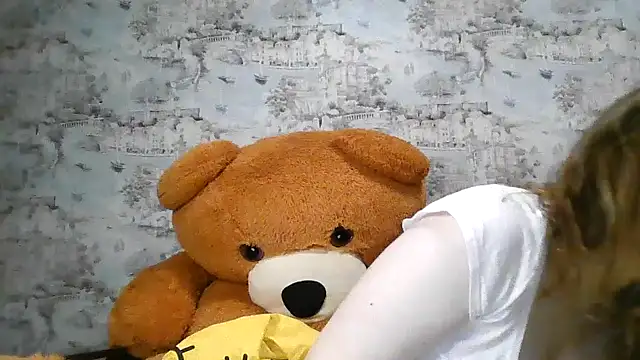 Eveline May online show from November 10, 6:25 pm