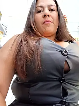 roxanasexy2025 online show from January 18, 5:31 pm