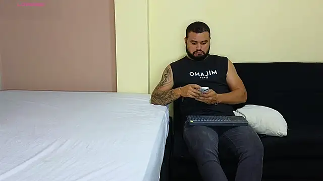 Snapshot of khalidferrer chatting on October 16, 2:58 am khalidferrer online show from October 16, 2:58 am