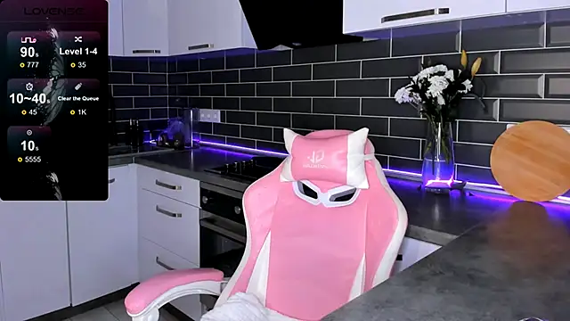 ShaiyaMinn3 online show from October 6, 5:18 pm