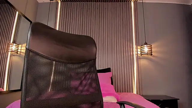 alahia betancurx online show from November 6, 2:45 pm